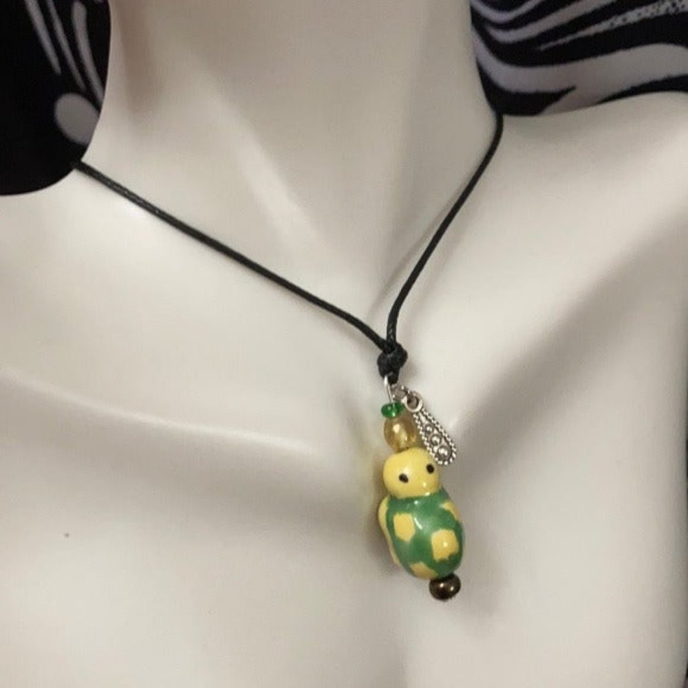 Magic Turtle ceramic button choker - Picture 4 of 10